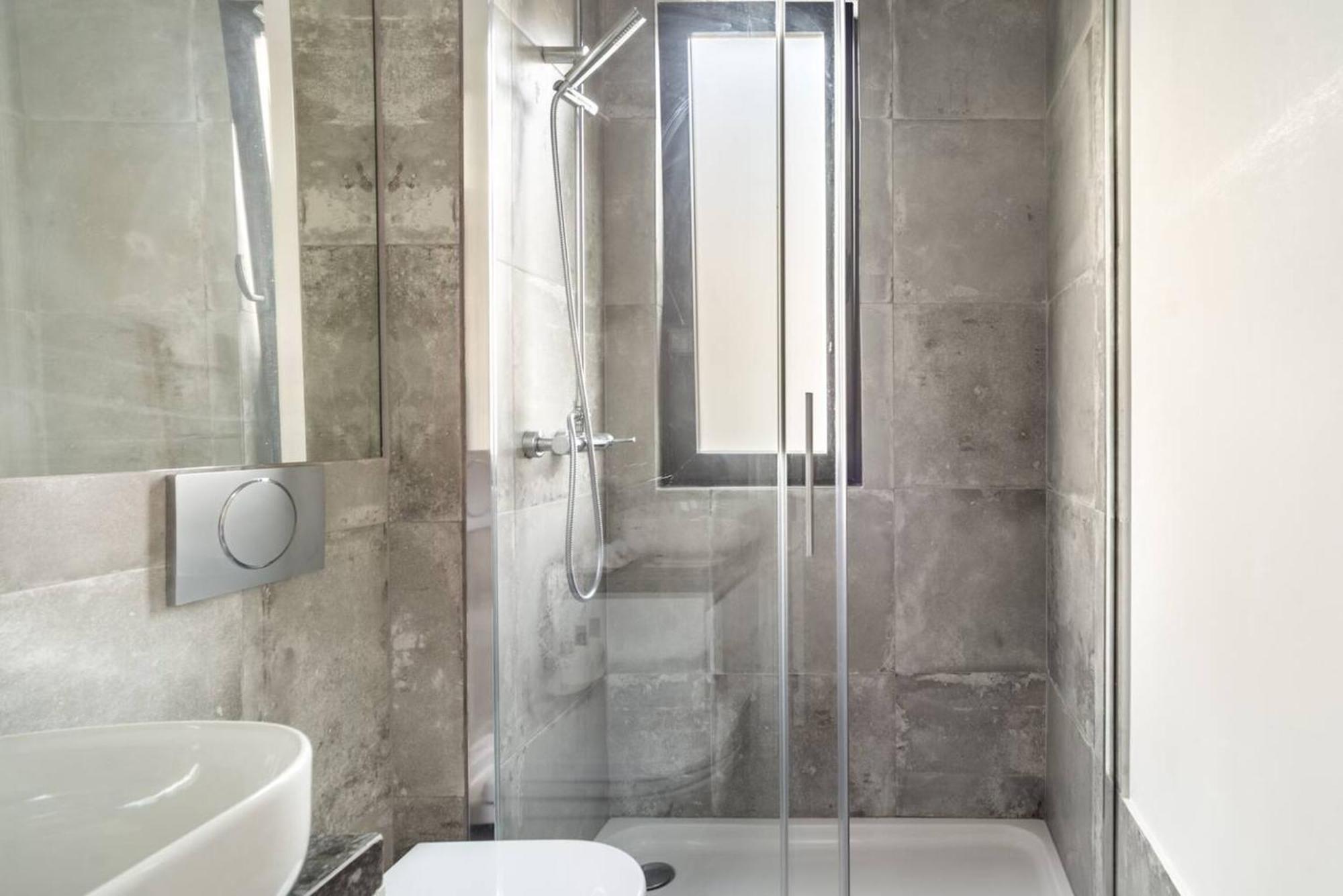 Spacious In With Terrace And Free Netflix * Lissabon