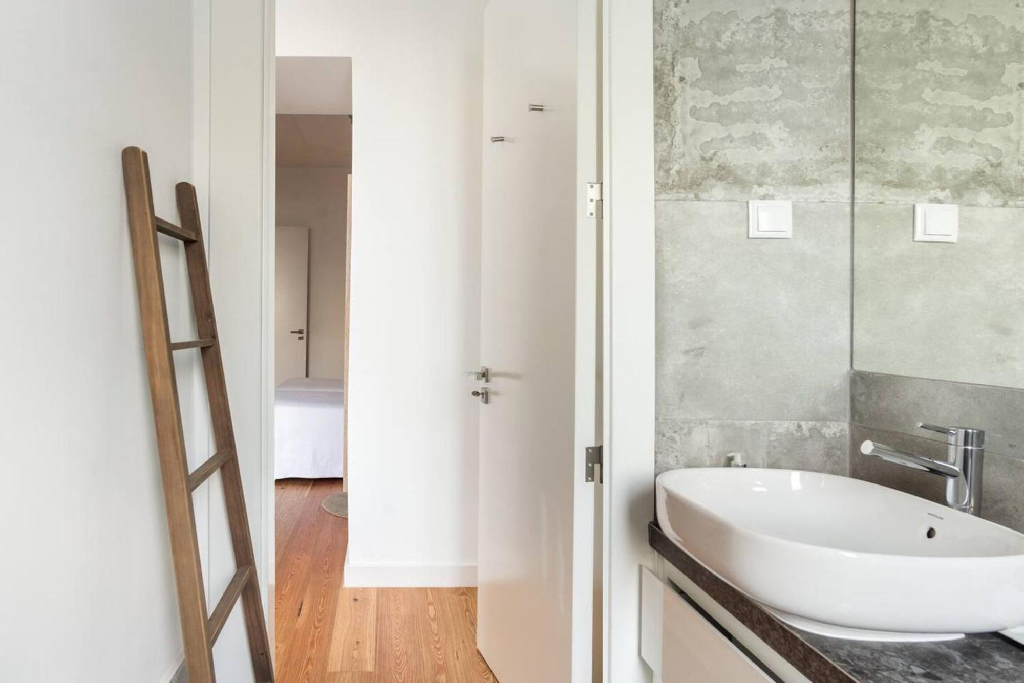 Spacious In With Terrace And Free Netflix Lissabon